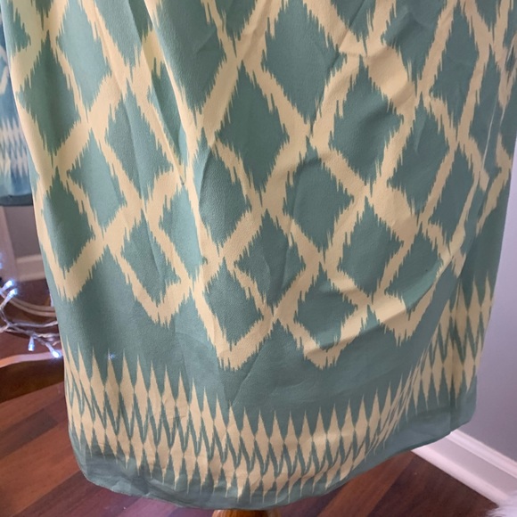 Anthro’s Moulinette Soeurs diamond lattice shift - Picture 4 of 9